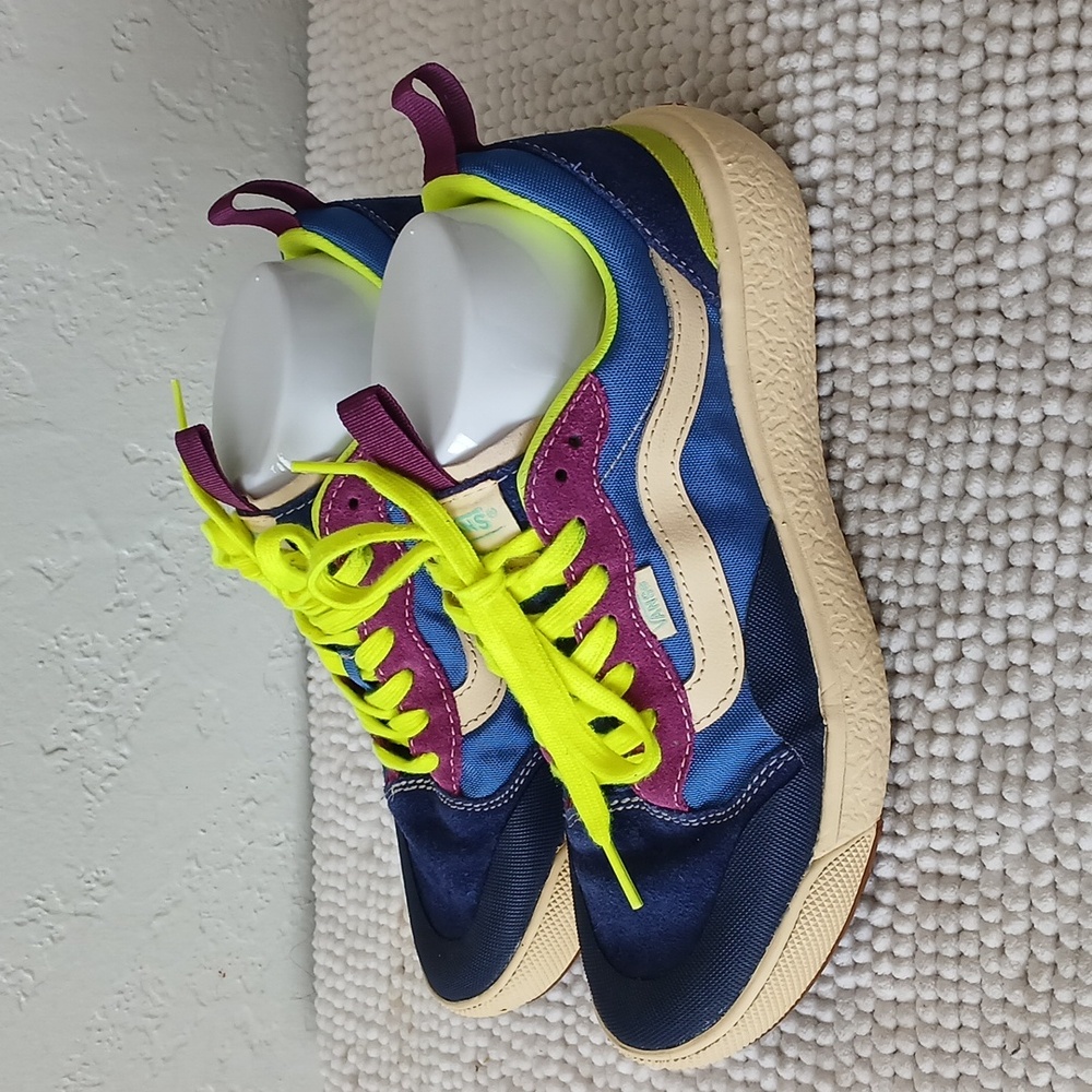 Vans Ultra Range Shoes - Picture 8 of 16